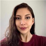 Profesora de Sociología especializada en Relaciones Internacionales, capacitada para enseñar a estudiantes de todas las edades